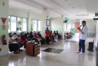 Dokter Gigi Benaidi memberikan edukasi kepada masyarakat